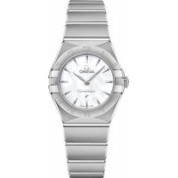 Replica Omega Constellation Manhattan Quartz 25mm Mother of Pearl Dial Women‘s Watch 131.10.25.60.05.001